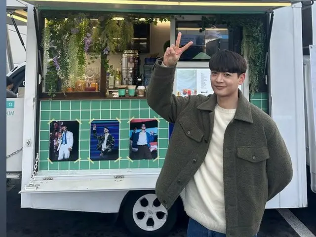 Minho SHINee berterima kasih kepada penggemar yang mengirimkan hadiah ke lokasi syuting drama