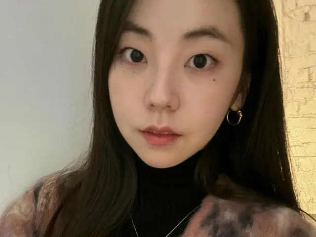 Visual Ahn So Hee tidak berubah sejak debutnya... "Terima kasih untuk ulang tahun ke 17"