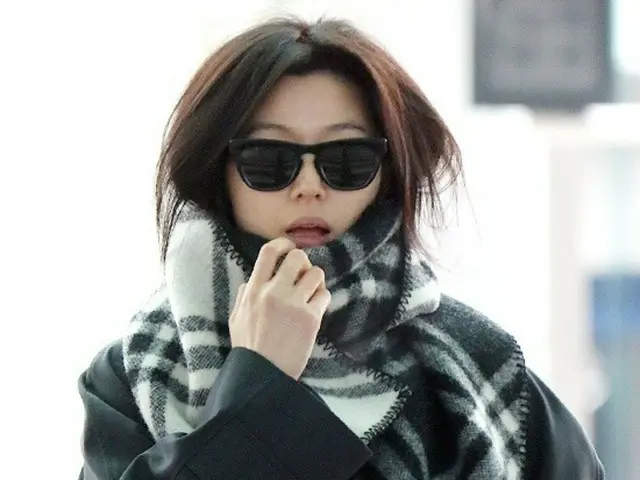 [Foto bandara] Aktris Jun Ji Hyun, kecantikannya bersinar bahkan tanpa riasan...Dia akan pergi ke Inggris~