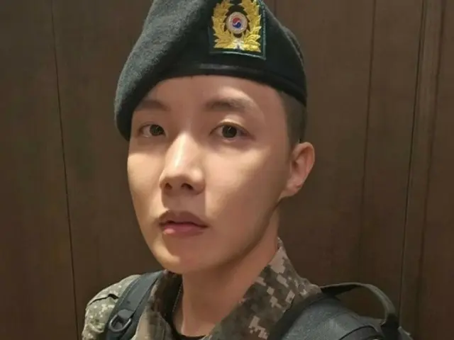 J-Hope "BTS" menyapa penggemar dengan surat di hari ulang tahunnya, "Aku sangat merindukanmu dan sangat mencintaimu. Hari ini adalah Hari Harapan!"