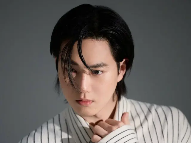 Suho "EXO" merilis pemotretan di balik layar...Potongan B juga bagus