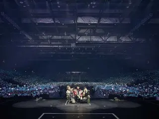 “SHINee” mengambil foto bersama Shawol dan yang lainnya di Hong Kong setelah “SHINee WORLD VI” di Hong Kong