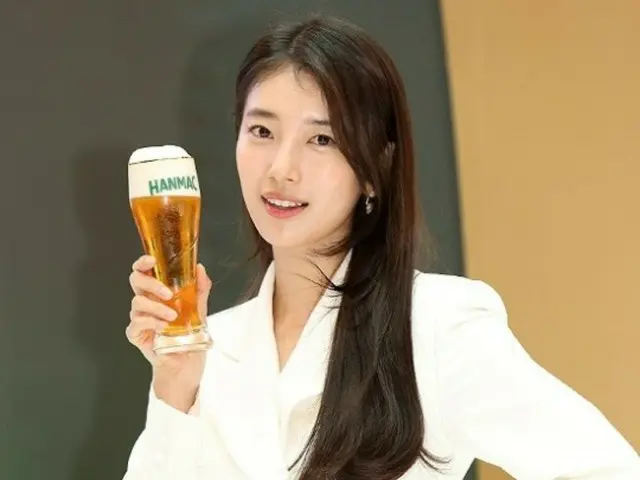 [Foto] Suzy, kecantikan mempesona dengan bir di tangan