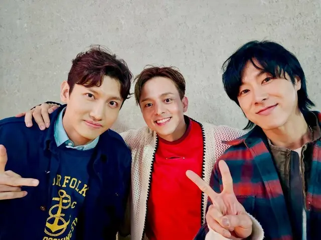 Aktor Jepang Shinnosuke Mitsushima merilis foto bersama Yunho dan Changmin dari "TVXQ" yang muncul di programnya sendiri... "Saya berharap mereka akan datang suatu hari nanti"