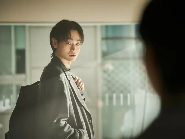 Masaki Suda berbagi pemikirannya tentang tampil di serial Netflix "Parasyte -The Grey-"..."Apakah ini cara untuk membuat drama Korea populer sekarang?"