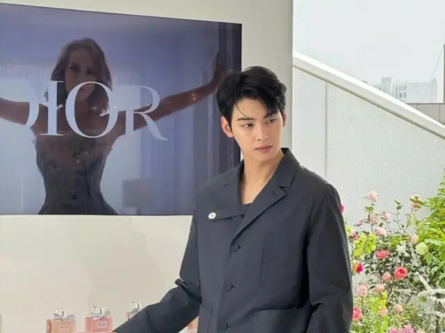 ``ASTRO'' Cha Eun Woo memamerkan pesona dewasanya bersama Dior