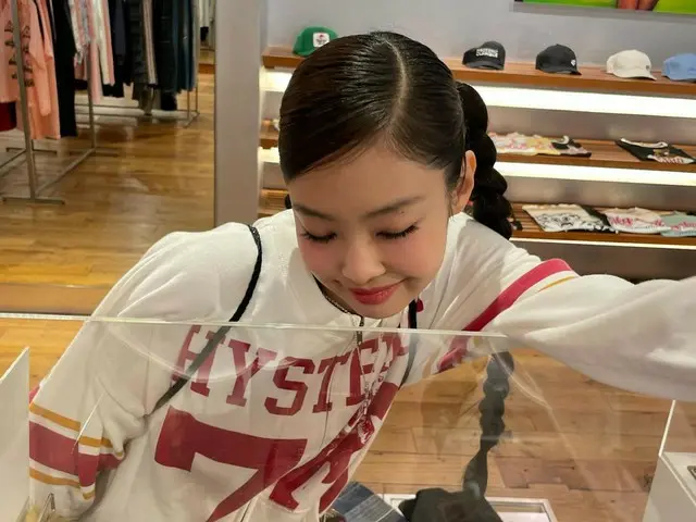 Jennie "BLACKPINK" berbagi kesehariannya di Tokyo... Kecantikan boneka yang unik