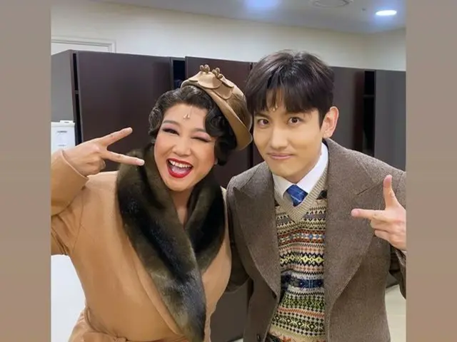 Changmin "TVXQ" merilis foto autentikasi setelah penampilan pertama musikal "Benjamin Button"!