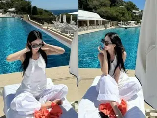 Pengantin baru Han Ye Seul, dewi turun ke kolam renang pribadi