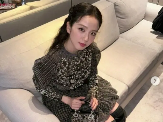 Jisoo "BLACKPINK", putri pertunjukan Dior...Kecantikannya lebih glamor dari barang mewah