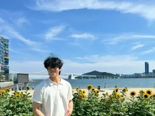 Chae Jong Hyeop, senyuman yang menyegarkan seperti langit biru... "Yang mana bunga matahari?"