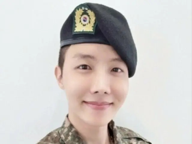 J-HOPE "BTS" mengirimkan surat tulisan tangan kepada seorang penggemar di hari ulang tahunnya... "Mari kita segera bertemu lagi dalam keadaan sehat"