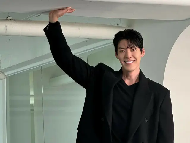 Aktor Kim WooBin, di balik layar pemotretan gravure untuk sebuah merek pakaian...bisakah dia mencapai langit-langit? !