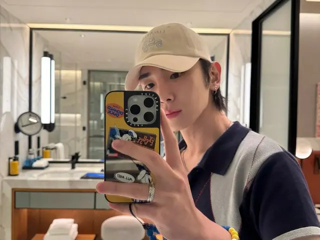 "SHINee" KEY merilis mirror selfie setelah pertunjukan di Makau