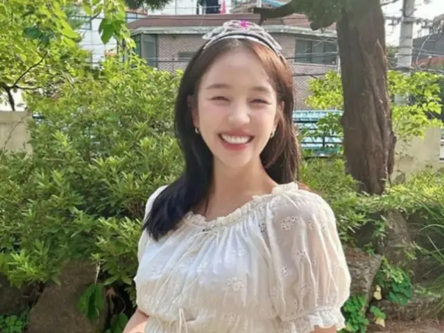 Baek A Yeon memamerkan D-line cantiknya di bulan terakhir kehamilannya