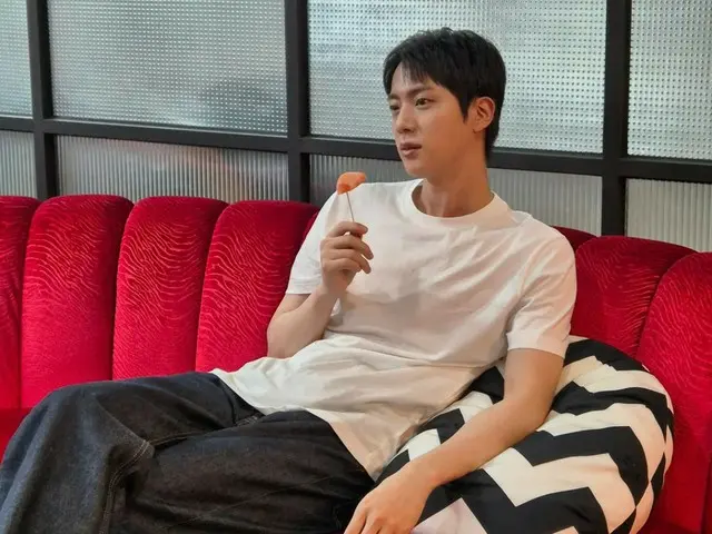 "BTS" JIN, pemakan buah persik yang tampan di seluruh dunia