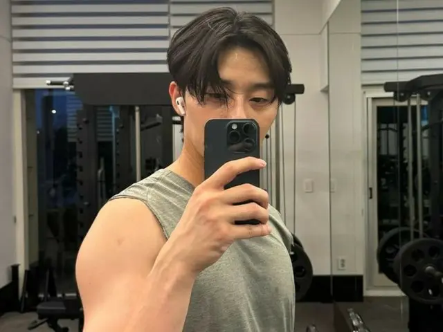 Aktor Park Seo Jun, Otot Lengannya Bikin Fans Heboh... Bahkan Fanmi Seoul pun “D-4”