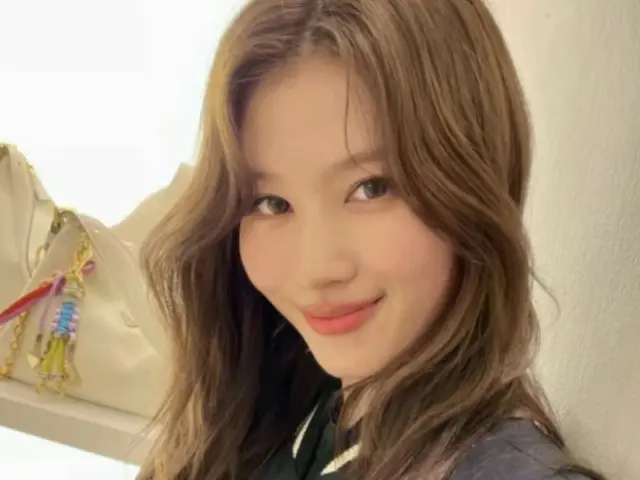 "TWICE" Sana, mata jernih... visual yang indah