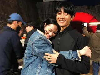 Jang YoonJu sangat cocok dalam pelukan Jung HaeIn...Dia bangga dengan kerja sama tim 'Veteran 2'