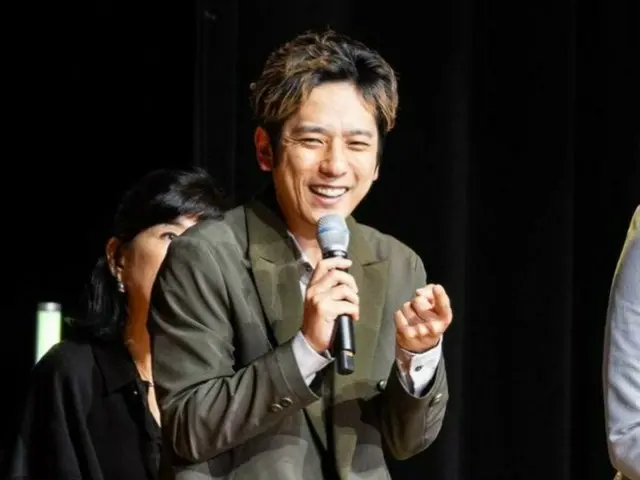 "Arashi" Kazunari Ninomiya datang ke Korea untuk pertama kalinya dalam 16 tahun dan mengadakan fanmeeting "Black Pean 2" dengan 1.600 penggemar... Ryoma Takeuchi juga datang ke Korea