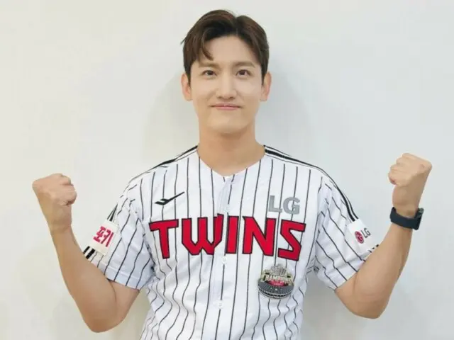 Changmin "TVXQ" menyapa LG Twins setelah upacara pitch pertama...Menjadi peri kemenangan