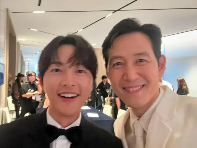 Aktor Lee Jung Jae merilis dua adegan bersama Song Joong Ki dan Ji Chang Wook