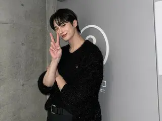 Aktor Byeon WooSeok mengungkap cuplikan di balik layar dari fanmeeting Tokyo... Pose damai yang lucu membuatku bersemangat