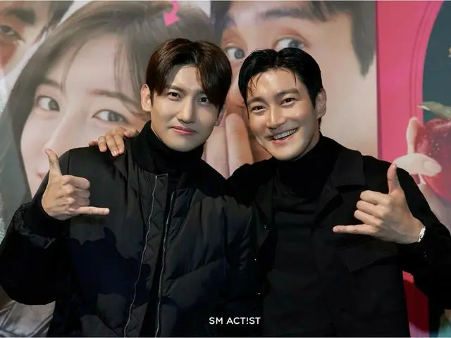 "TVXQ" Changmin & "SUPER JUNIOR" Siwon, dua adegan yang menghangatkan hati...Berpartisipasi dalam sambutan panggung sebelum perilisan film "Ini adalah dongeng, tetapi anak muda tidak diperbolehkan untuk menontonnya"
