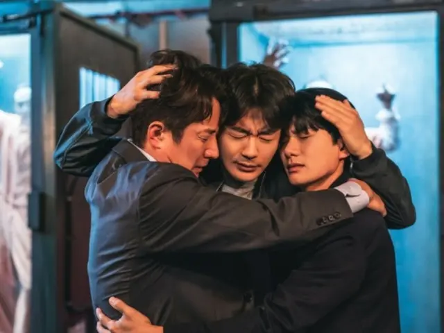 Kwon Sang Woo & Jung Junho & Lee Yi Kyung, chemistry terkuat di film "Hitman 2"... Komedi ini tak ada tandingannya