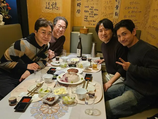 Changmin TVXQ kembali bertemu dengan guru-guru yang pernah menjadi lawan mainnya di "Rice Sense" untuk pertama kalinya setelah sekian lama... "Dengan orang-orang yang sangat kucintai"