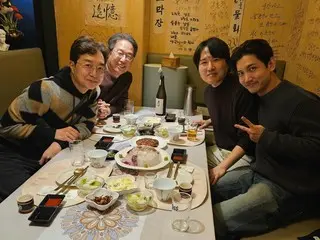 Changmin TVXQ kembali bertemu dengan guru-guru yang pernah menjadi lawan mainnya di "Rice Sense" untuk pertama kalinya setelah sekian lama... "Dengan orang-orang yang sangat kucintai"