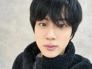 "BTS" JIN, menarik perhatian semua orang dengan selfie cantiknya... Benar-benar "tampan di seluruh dunia"