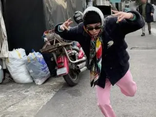 G-DRAGON (BIGBANG) berjalan-jalan di Kuil Dongmyo dengan penampilan pink yang trendi