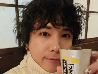 Lee Hong Ki FTISLAND beristirahat sejenak setelah penampilan langsung di Nagoya? … "Aman.... bip bip bip"