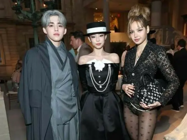 Jennie, Lisa, Rosé BLACKPINK, dan S.COUPS SEVENTEEN memukau New York dengan "penampilan Met Gala yang terinspirasi K-POP"
