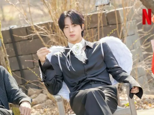 JIN "BTS" memancarkan aura yang elegan dan saleh... Tampil dalam "Driver: Search for the Lost Screw"