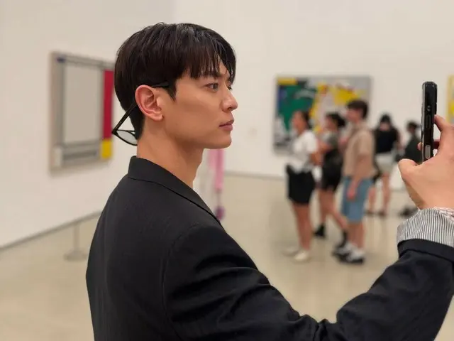 Minho SHINee memasuki dunia seni di Los Angeles... "Momen yang mengharukan"
