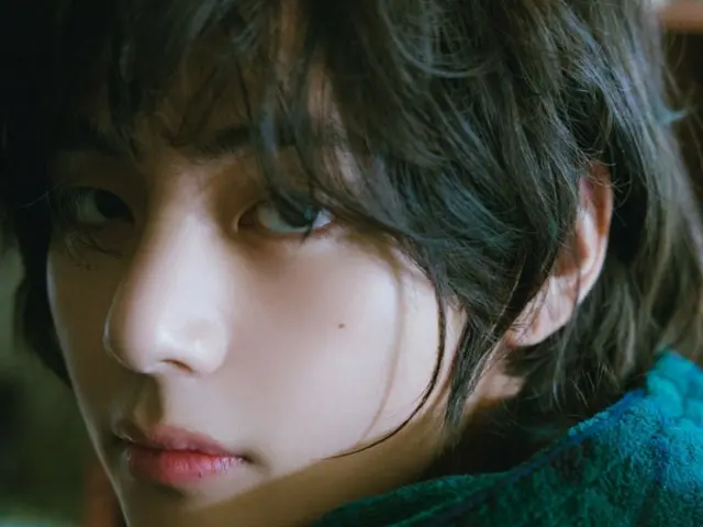 "Slow Dancing" V BTS mencapai 500 juta streaming... rekor tertinggi ketiga untuk lagu solo