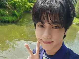 "BTS" JIN, tanda perdamaian yang lucu... Hari istimewa di Kyoto bersama Aiba-senpai