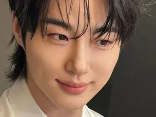 Aktor Byeon WooSeok terlihat semakin tampan dari dekat... Visualnya semakin membaik setiap hari