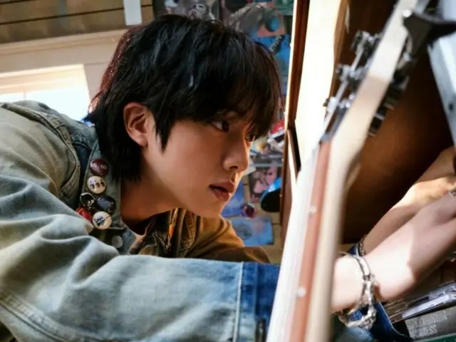 JIN BTS berada di tangga lagu Billboard 200 selama dua minggu berturut-turut dengan "Echo"