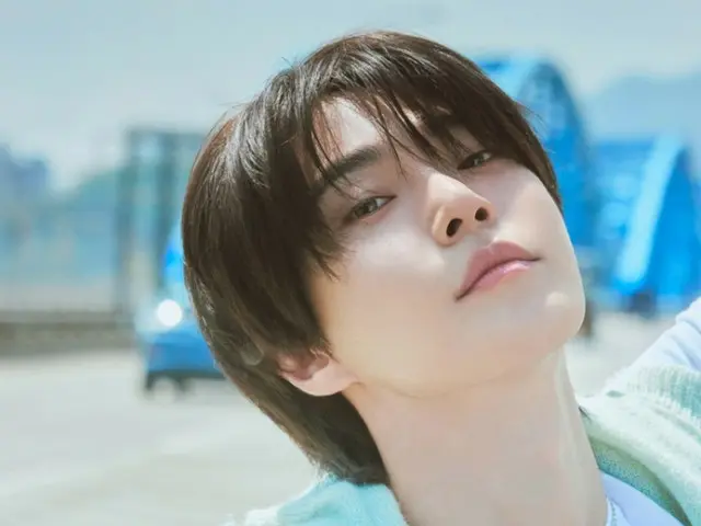 DOYOUNG NCT menduduki puncak tangga lagu di Korea, Tiongkok, dan Jepang dengan album keduanya "Soar"...kepekaannya terhubung