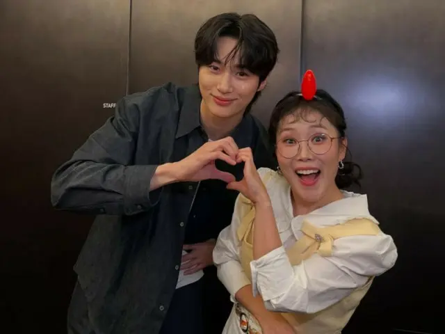 Park Seulgi, dengan senyum menawan di samping Byeon WooSeok... "Orang yang paling aku iri saat ini"