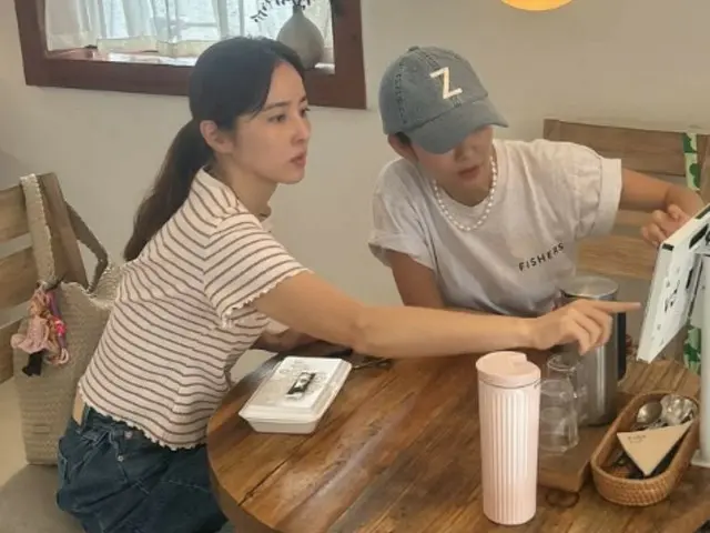 Han Hye-jin ♥ Ki Sung-Yong jatuh cinta dengan wajah cantiknya... profil yang terpahat