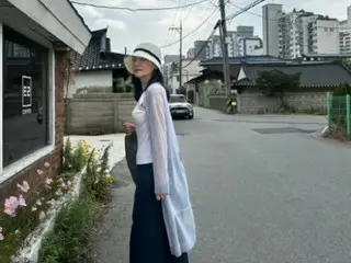 Lee Yong-ae pergi berlibur setelah menyelesaikan pekerjaannya... "Saya telah menyelesaikan 'Hedda Gabler' dan sekarang hanya sedang beristirahat"