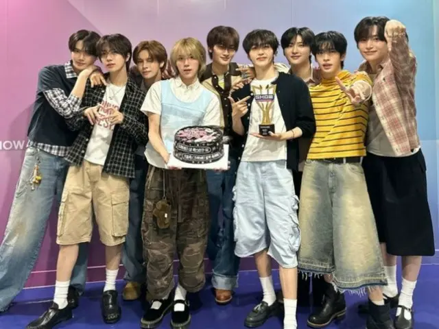CRAVITY memenangkan dua mahkota acara musik tepat setelah comeback mereka... "Berlari cepat seperti CRAVITY"