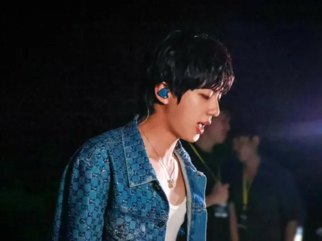 JIN "BTS" merilis foto di balik layar fancon Osaka... "Wootteo juga ada di foto"