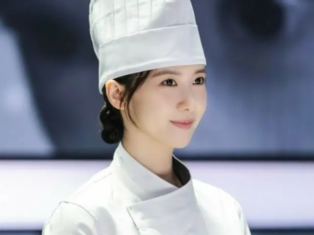 Yuna dari "Girls' Generation" kali ini menjadi koki... Dia pandai memasak dan cantik (Tyrant Chef)