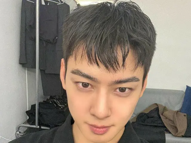 Cha Eun Woo ASTRO memotong rambutnya sebelum wajib militer...tapi dia masih tetap tampan seperti biasanya
