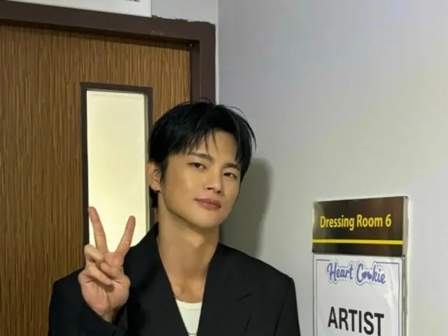 Pidato penutup Seo In Guk di akhir konsernya di Thailand...mengungkapkan emosi dengan berbagai ekspresi